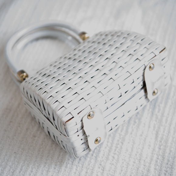 PERFECT Mini Vintage 60s White Wicker Basket Handbag - Picture 14 of 16